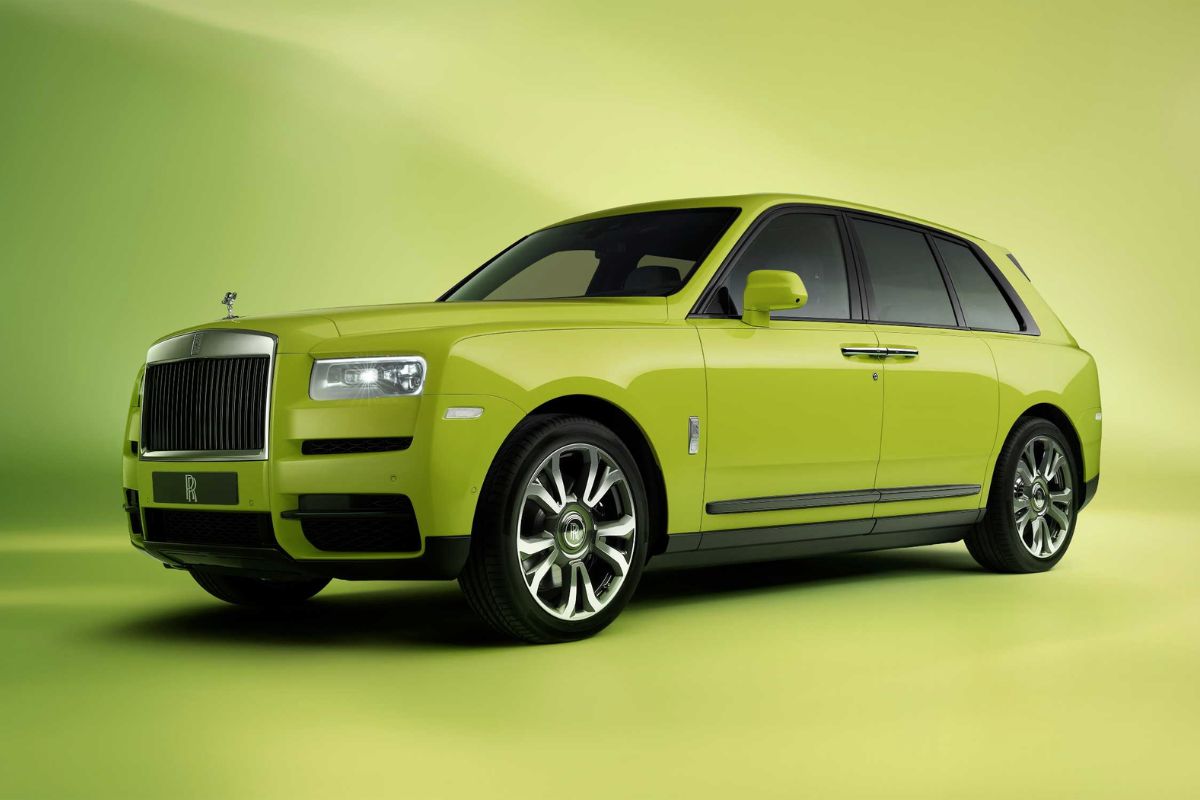 Cullinan SUV on road Price  Rolls-Royce Cullinan SUV Features & Specs