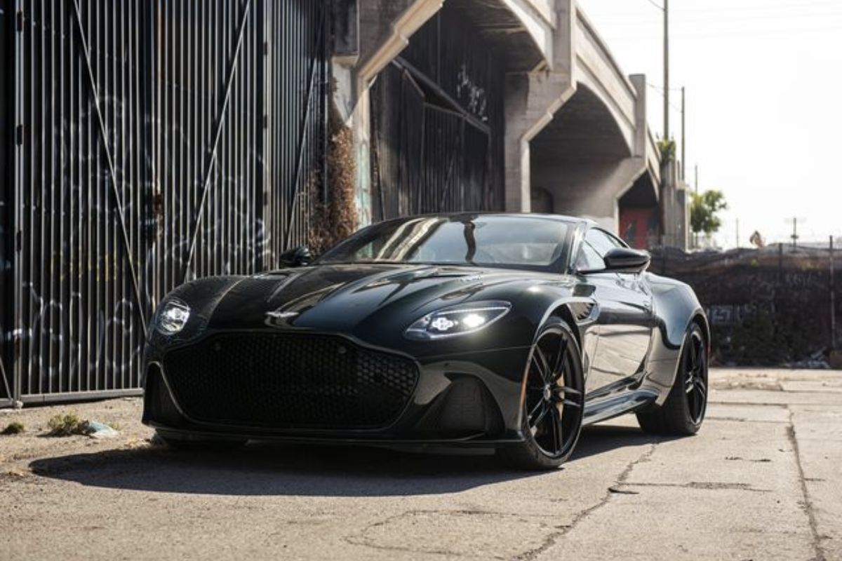 Read more about the article Aston Martin DBS Superleggera Price, Images, Specs And Auto Facts