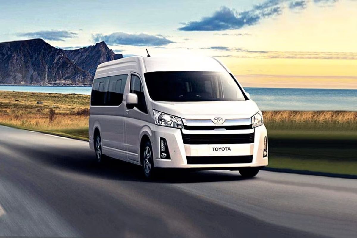 TOYOTA HIACE COMMUTER Price in India, Colours, Mileage, Topspeed