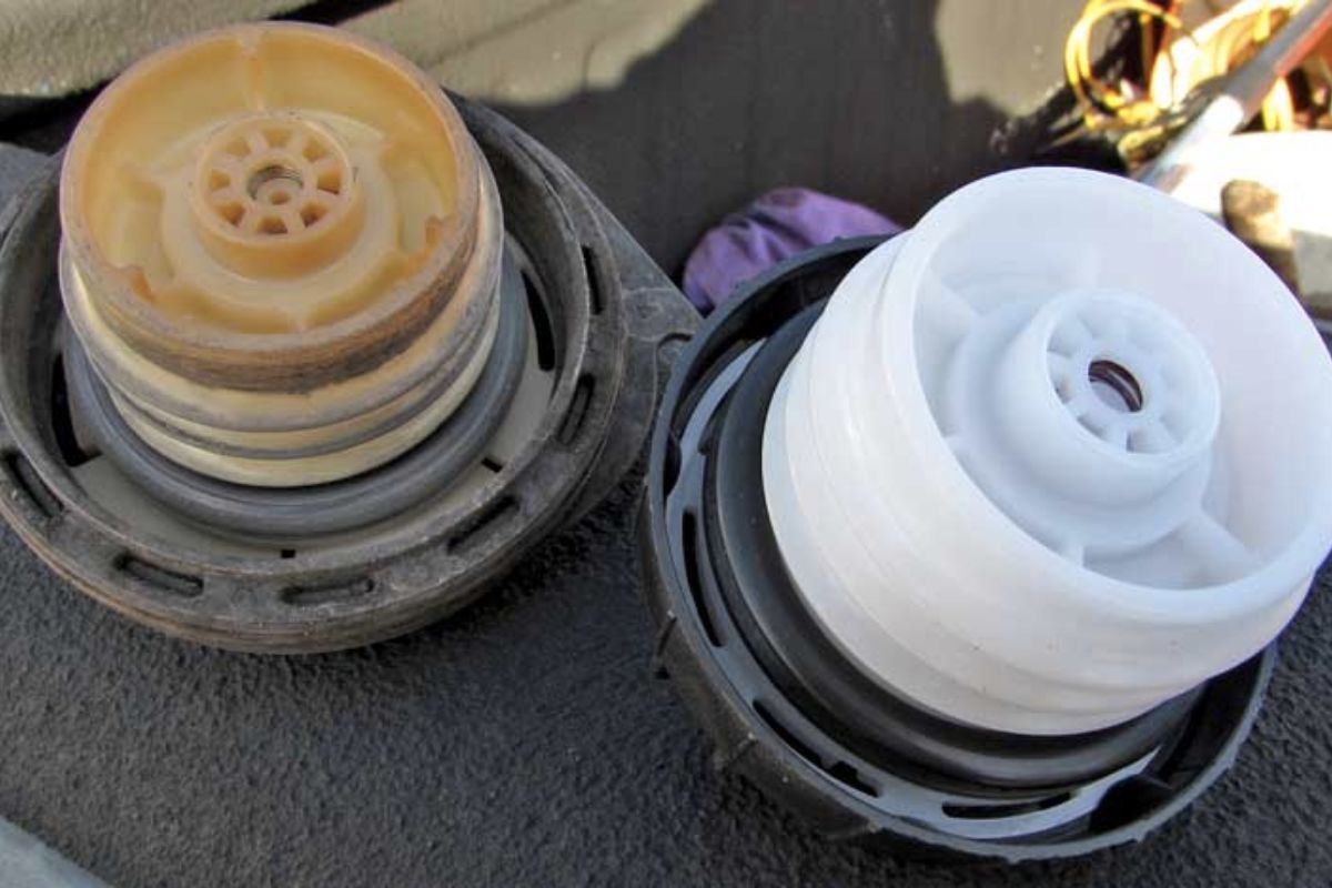 足首の手術後に考えられる合併症にはどのようなものがありますか?